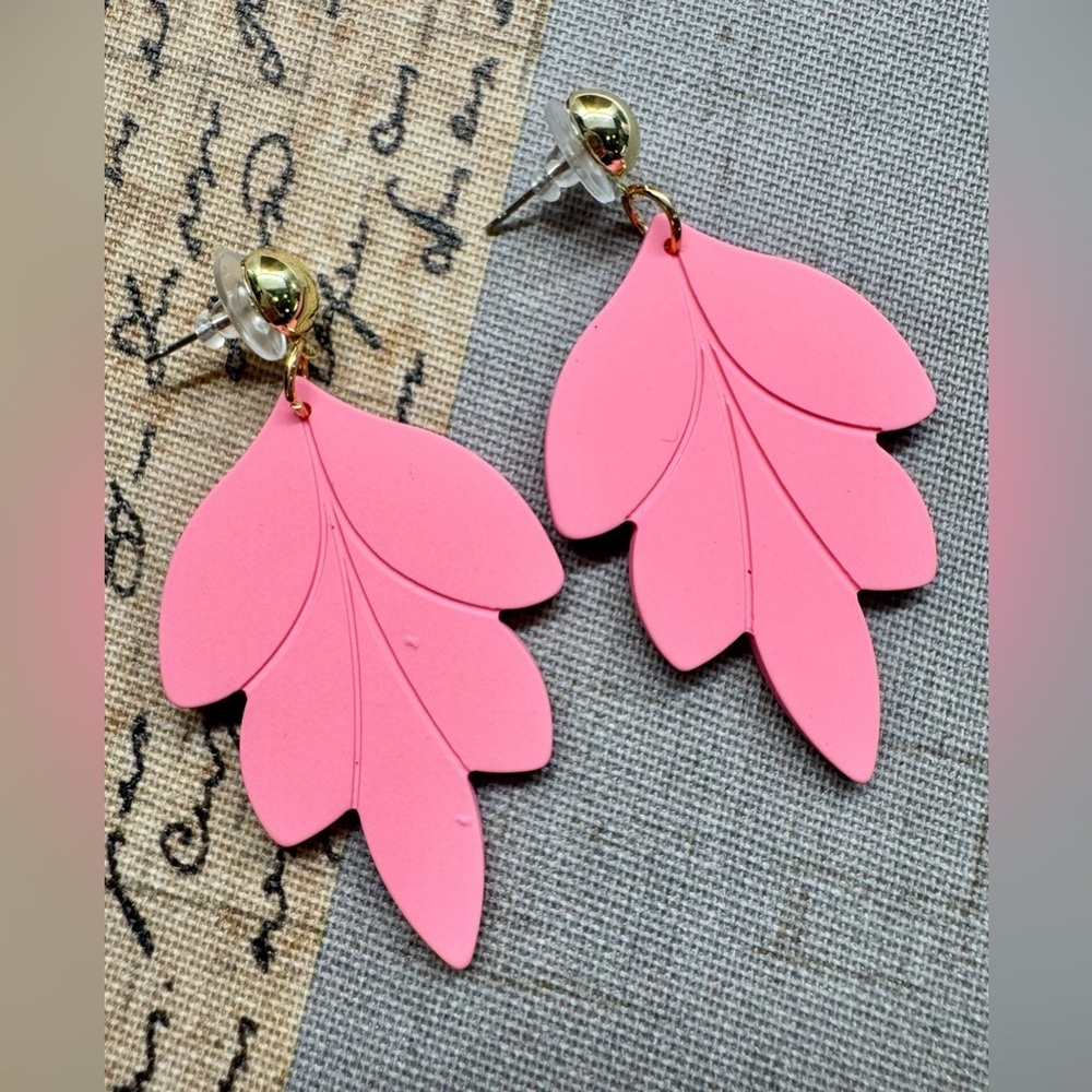 New Gold Tone & Pink Leaves Retro 80s Style Matte Finish Dangle Earrings - 2.50”